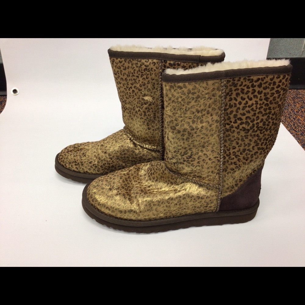UGG